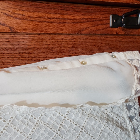 Zara Basics Size Xsmall Embroidered Blouse - Picture 4 of 9